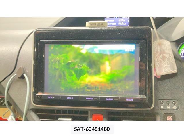 Toyota NOAH HYBRID 2015-08 7618804-10