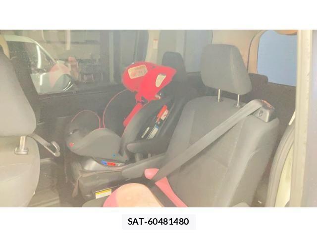 Toyota NOAH HYBRID 2015-08 7618804-13