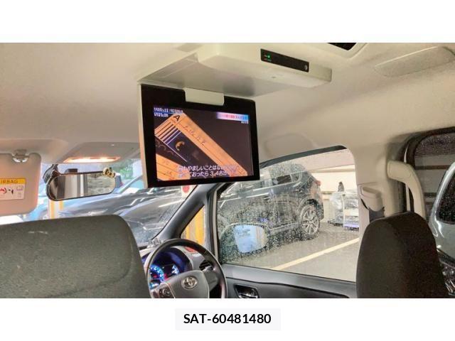 Toyota NOAH HYBRID 2015-08 7618804-14