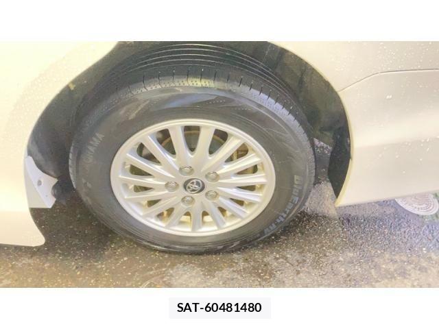Toyota NOAH HYBRID 2015-08 7618804-15