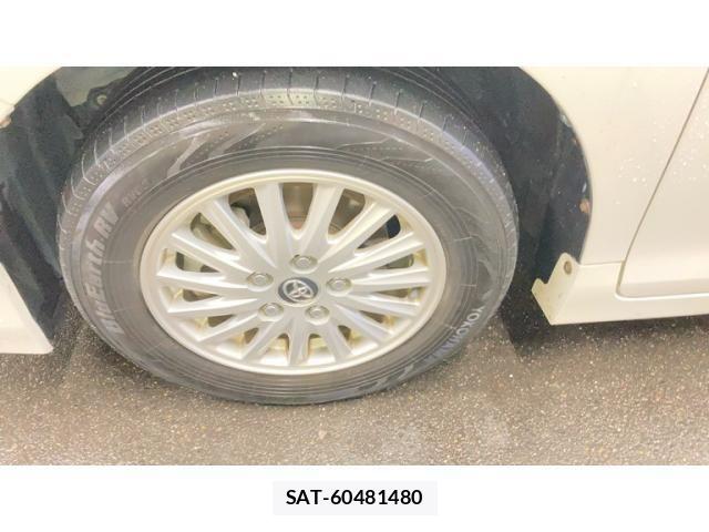 Toyota NOAH HYBRID 2015-08 7618804-16