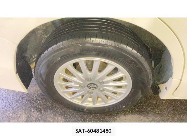 Toyota NOAH HYBRID 2015-08 7618804-18
