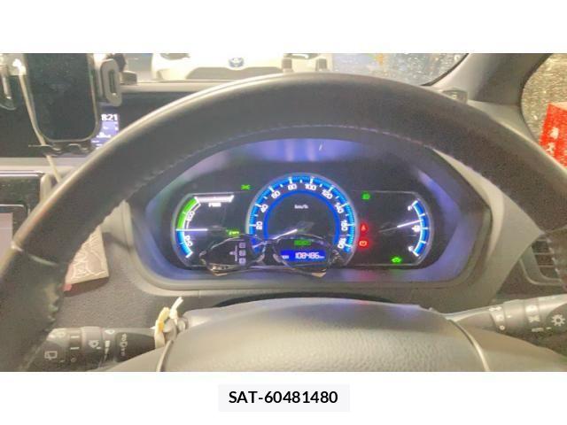 Toyota NOAH HYBRID 2015-08 7618804-7