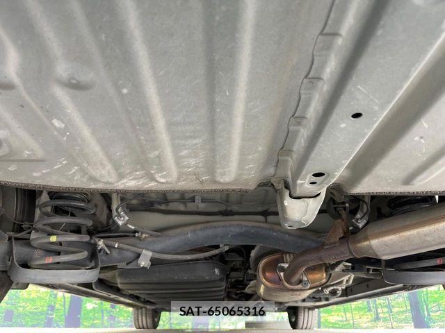 Toyota NOAH HYBRID 2018-09 7726616-19