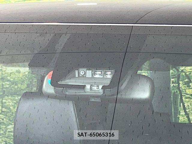 Toyota NOAH HYBRID 2018-09 7726616-2