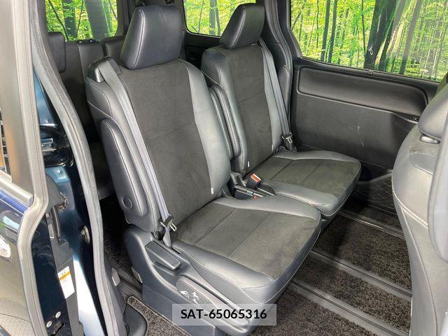 Toyota NOAH HYBRID 2018-09 7726616-8