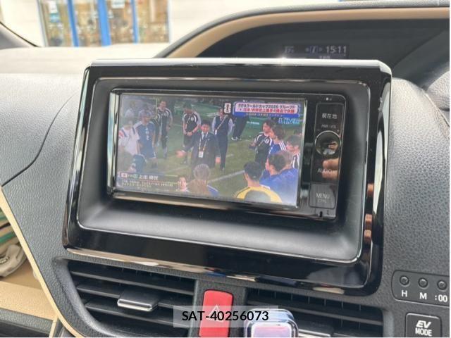 Toyota NOAH HYBRID 2014-10 7726621-12
