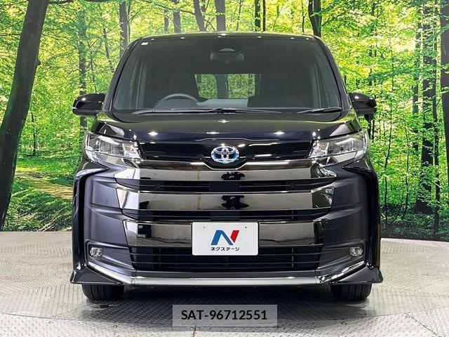 Toyota NOAH HYBRID 2025-06 7726612-15
