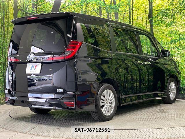 Toyota NOAH HYBRID 2025-06 7726612-17