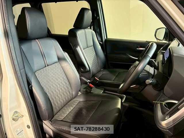 Toyota NOAH HYBRID 2022-08 7726609-9