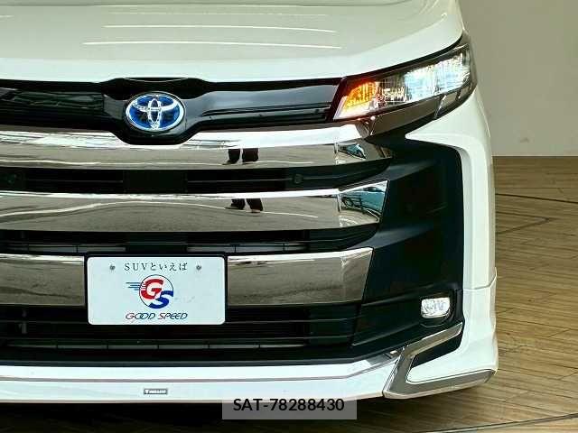 Toyota NOAH HYBRID 2022-08 7726609-17