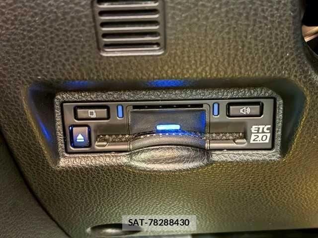 Toyota NOAH HYBRID 2022-08 7726609-8