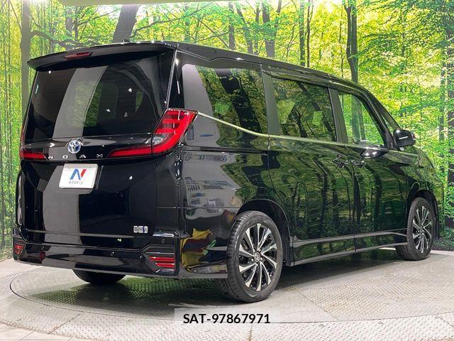 Toyota NOAH HYBRID 2022-04 7726614-17