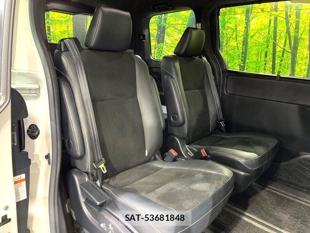 Toyota NOAH HYBRID 2018-08 7726618-8