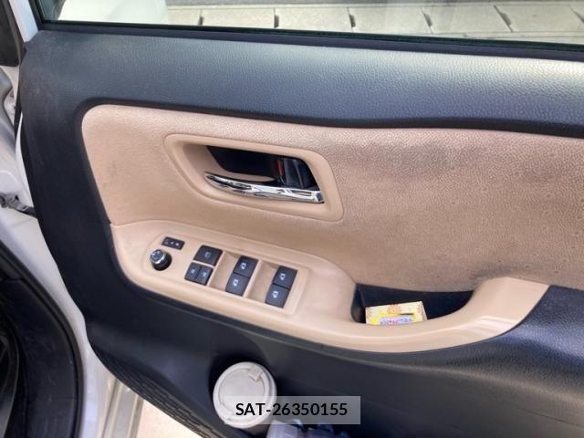 Toyota NOAH HYBRID 2014-06 7726622-15