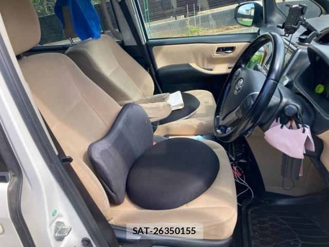 Toyota NOAH HYBRID 2014-06 7726622-16