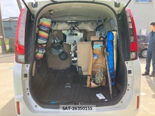 Toyota NOAH HYBRID 2014-06 7726622-19