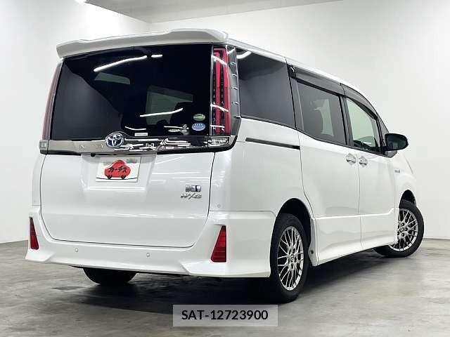Toyota NOAH HYBRID 2019-03 7787739-2
