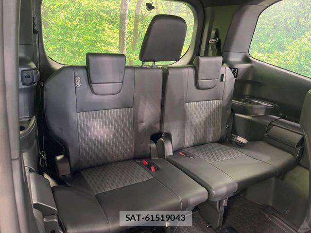 Toyota NOAH HYBRID 2026-03 7787768-9