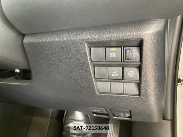 Toyota NOAH HYBRID 2022-05 7787743-13