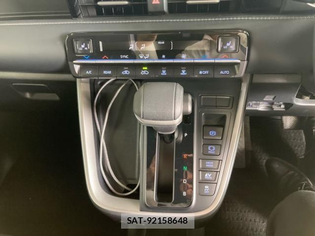 Toyota NOAH HYBRID 2022-05 7787743-16