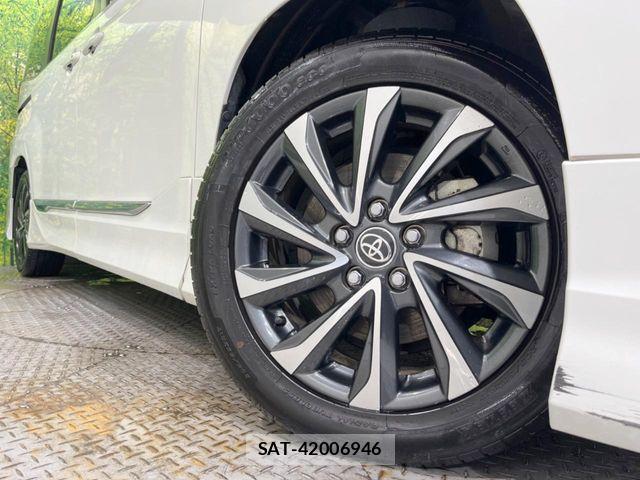 Toyota NOAH HYBRID 2023-07 7787753-13