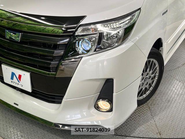 Toyota NOAH HYBRID 2016-10 7787741-12