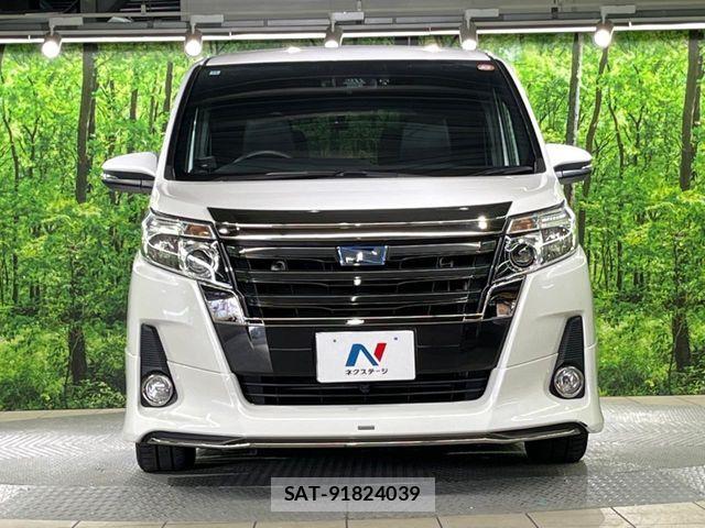 Toyota NOAH HYBRID 2016-10 7787741-14