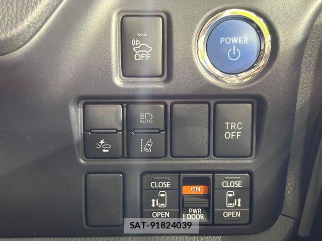 Toyota NOAH HYBRID 2016-10 7787741-5