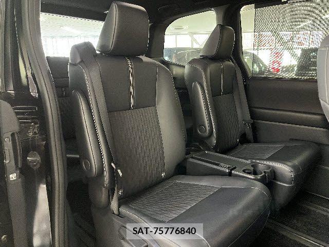Toyota NOAH HYBRID 2023-10 7787751-9