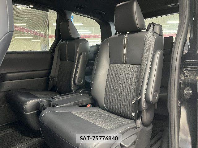 Toyota NOAH HYBRID 2023-10 7787751-12
