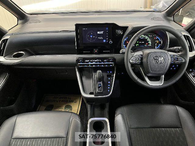 Toyota NOAH HYBRID 2023-10 7787751-1
