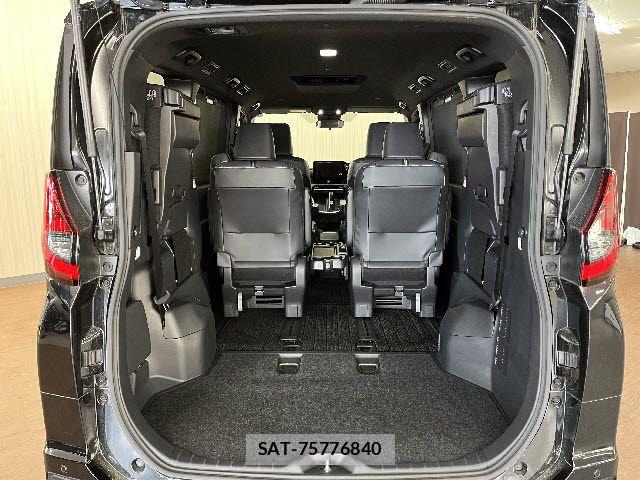Toyota NOAH HYBRID 2023-10 7787751-21