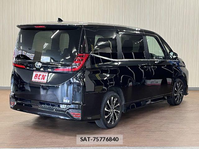 Toyota NOAH HYBRID 2023-10 7787751-2