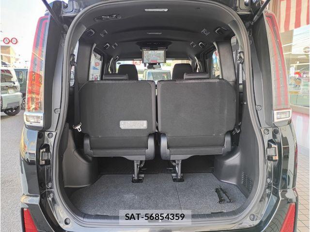 Toyota NOAH HYBRID 2017-11 7787738-16