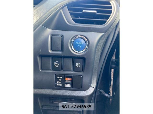 Toyota NOAH HYBRID 2014-11 7787731-12