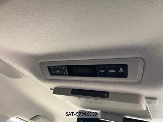 Toyota NOAH HYBRID 2014-11 7787731-19