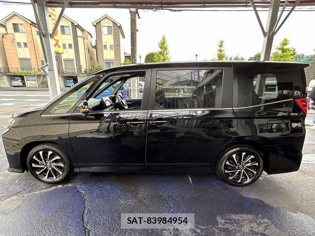Toyota NOAH HYBRID 2022-10 7787745-10