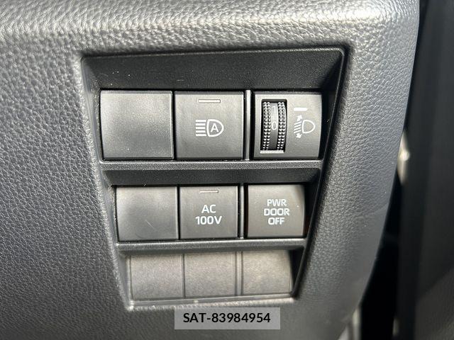 Toyota NOAH HYBRID 2022-10 7787745-14