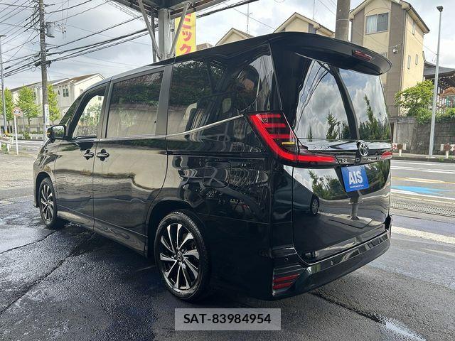 Toyota NOAH HYBRID 2022-10 7787745-2