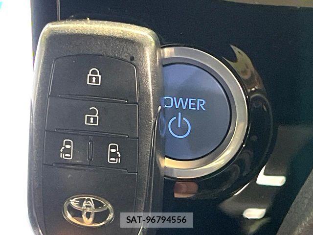 Toyota NOAH HYBRID 2023-07 7878440-7