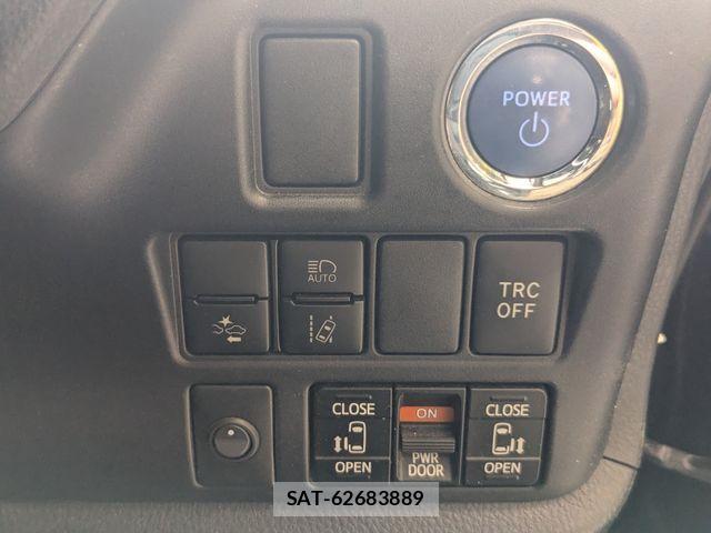 Toyota NOAH HYBRID 2019-06 7878446-17