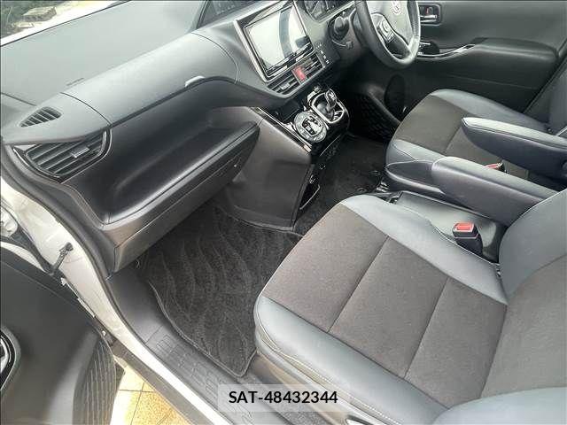 Toyota NOAH HYBRID 2020-02 7878444-24