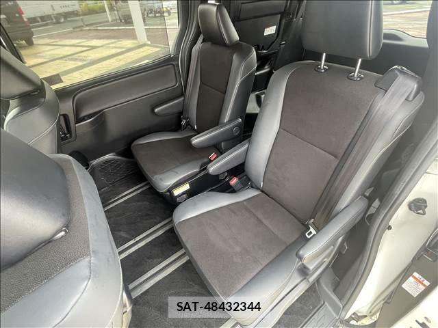 Toyota NOAH HYBRID 2020-02 7878444-26
