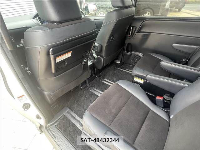 Toyota NOAH HYBRID 2020-02 7878444-27