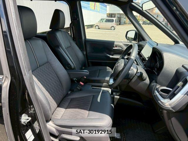 Toyota NOAH HYBRID 2023-04 7878437-11