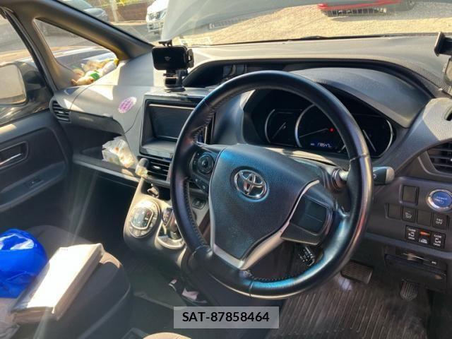 Toyota NOAH HYBRID 2015-01 7903150-13