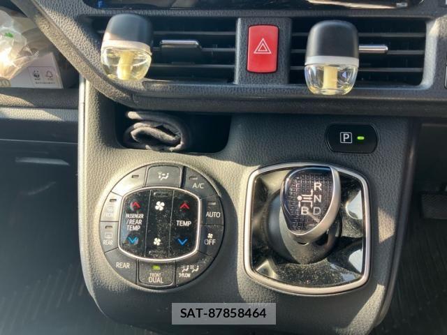 Toyota NOAH HYBRID 2015-01 7903150-20