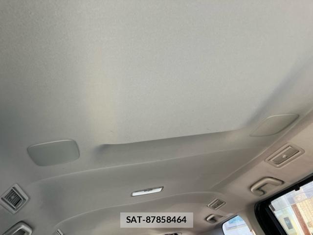 Toyota NOAH HYBRID 2015-01 7903150-27