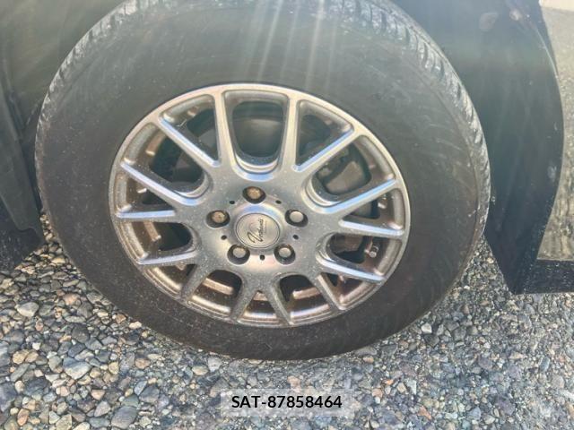 Toyota NOAH HYBRID 2015-01 7903150-7